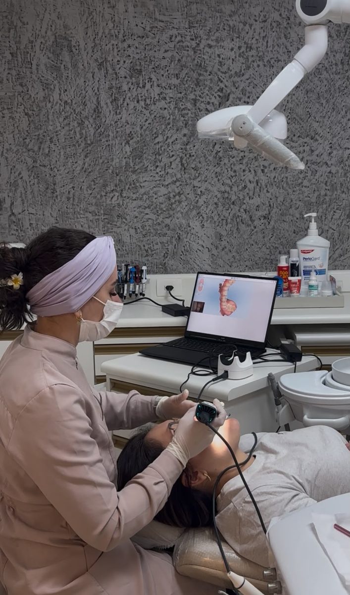 Atendimento odontológico para adultos na Alvo Sorriso e Saúde